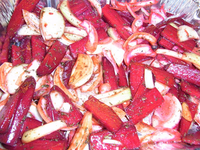 Bagte rødbeder med lakridssirup og løg